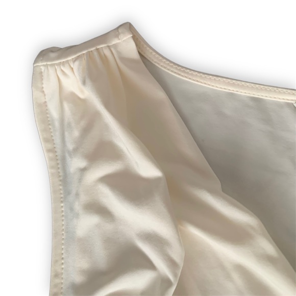 Banana Republic Sleeveless Wrap style top. - Picture 5 of 7